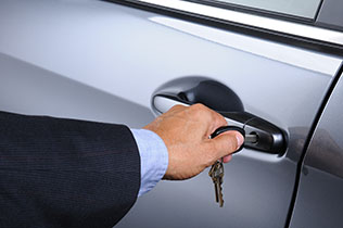 Locked keys in car recovered